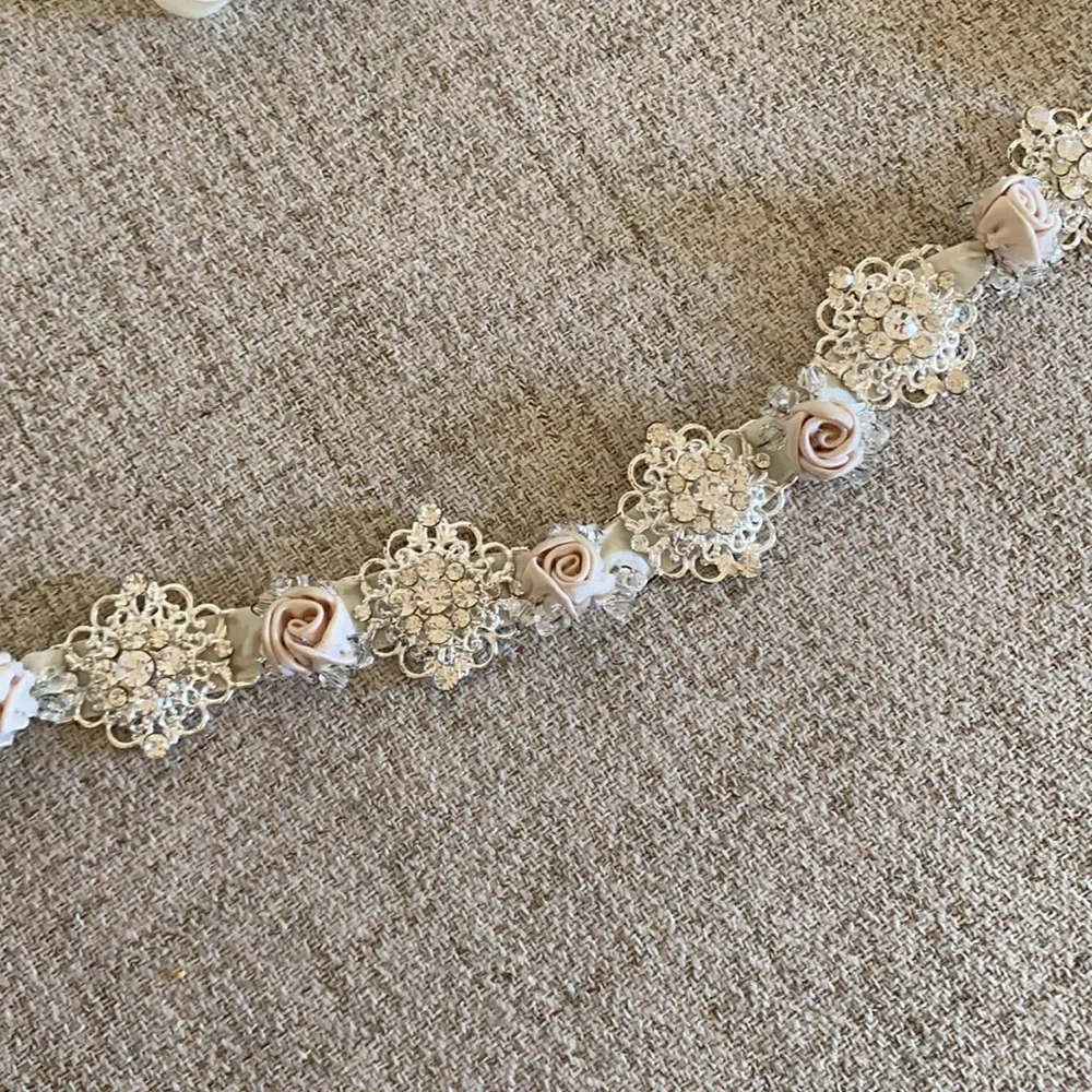 🪞 NEW satin and rose flower crystal tie up ribbon belt - Picture 7 of 7